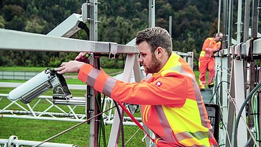 Image shows Road Side Equipment for electronic free flow toll system