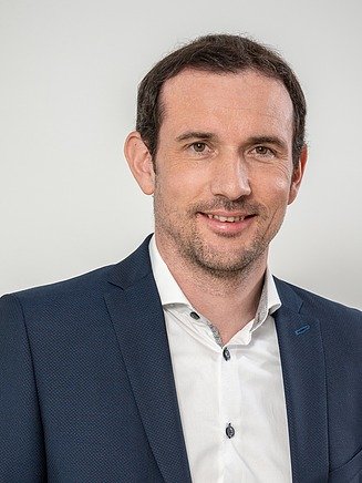 The image shows Gerhard Glatz